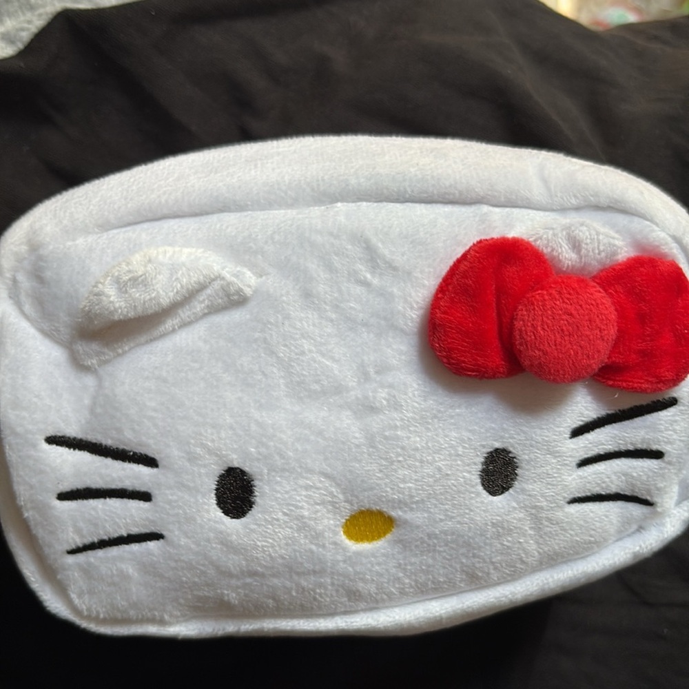 Hello Kitty Plush Pouch with Red Bow - Picture 5 of 5